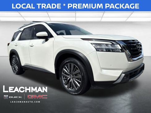 Used 2022 Nissan Pathfinder SL w/ SL Premium Package FWD image 1