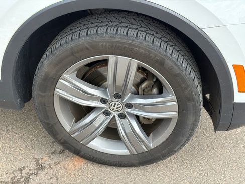 Used 2020 Volkswagen Tiguan SEL AWD/4WD image 12
