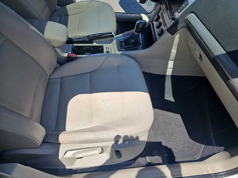 Used 2015 Volkswagen Golf S FWD image 22