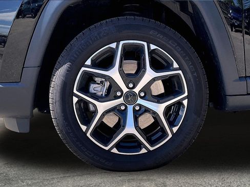 Certified 2025 Jeep Compass Limited AWD/4WD image 8