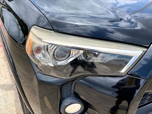 Used 2015 Toyota 4Runner SR5 RWD image 28