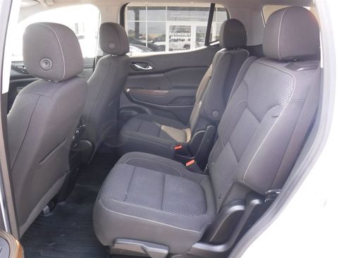 Used 2022 GMC Acadia SLE w/ LPO, Floor Liner Package FWD image 8