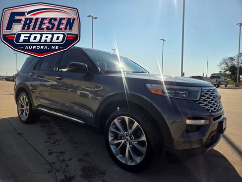Used 2021 Ford Explorer Platinum w/ Equipment Group 601A AWD/4WD image 3