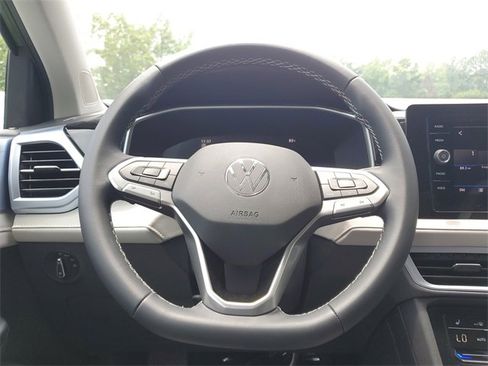 New 2025 Volkswagen Taos SE image 23