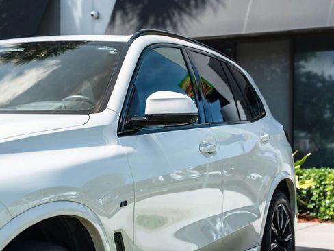 Used 2022 BMW X5 M50i w/ Executive Package image 4