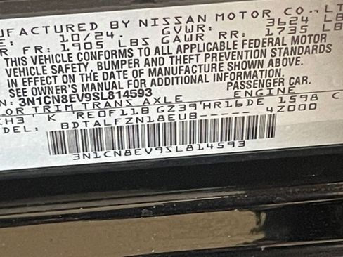 Used 2025 Nissan Versa SV image 27