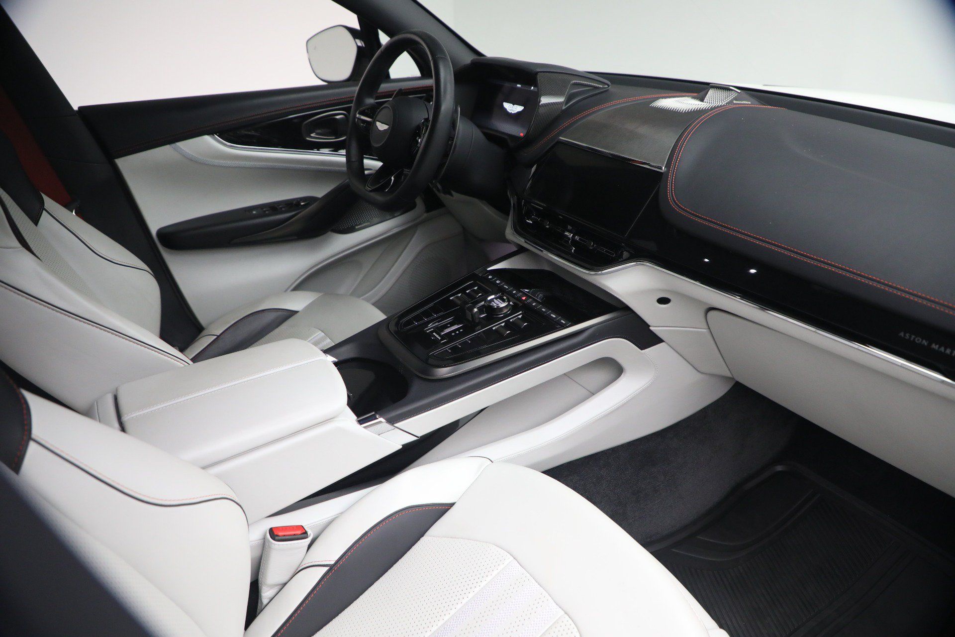Used 2025 Aston Martin DBX 707 AWD/4WD image 21