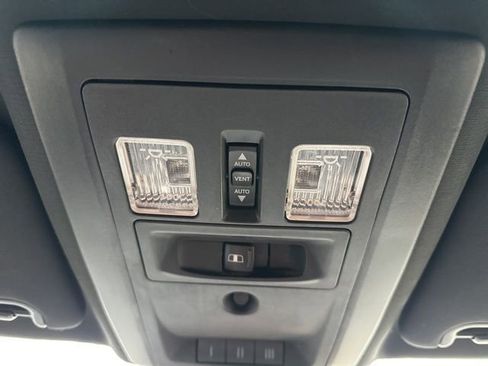 Used 2017 RAM 3500 Laramie Longhorn image 23