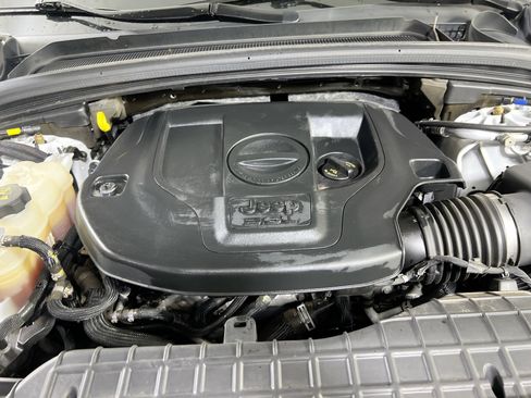 Used 2022 Jeep Grand Cherokee Overland AWD/4WD image 31