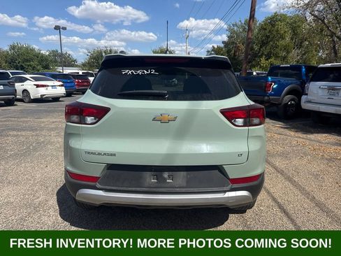 Used 2025 Chevrolet TrailBlazer LT FWD image 3