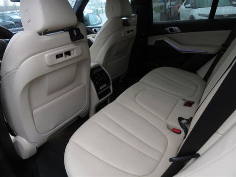 Used 2022 BMW X5 xDrive45e image 17