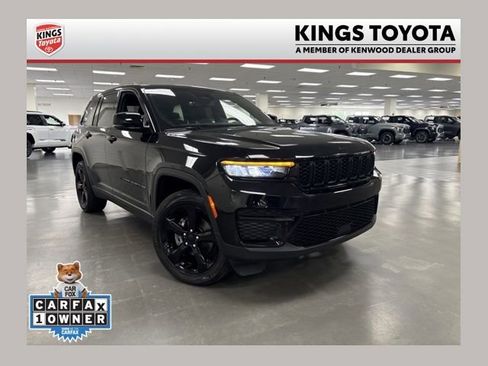 Used 2023 Jeep Grand Cherokee Altitude AWD/4WD image 1