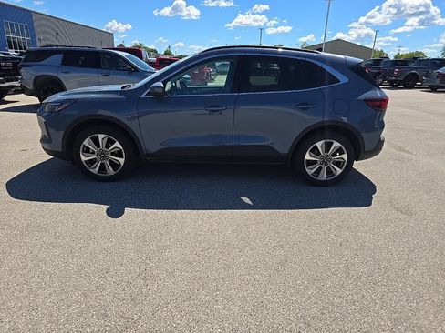 Used 2025 Ford Escape Platinum AWD/4WD image 3