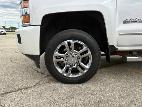 Used 2019 Chevrolet Silverado 2500 High Country w/ Duramax Plus Package AWD/4WD image 9