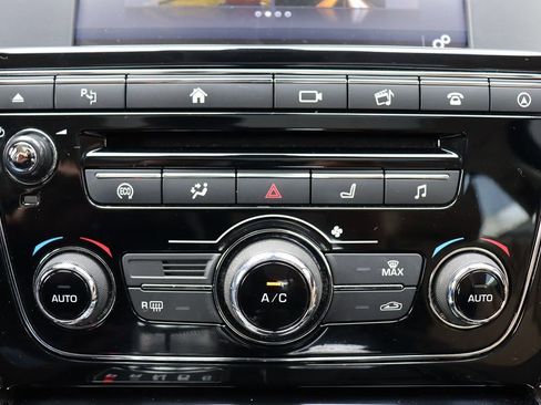 Used 2017 Jaguar XJ R-Sport image 25