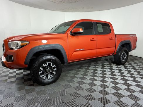 Used 2018 Toyota Tacoma TRD Off-Road AWD/4WD image 26