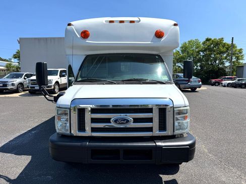 Used 2012 Ford E-450 and Econoline 450 Super Duty w/ Shuttle Bus Prep Pkg image 2