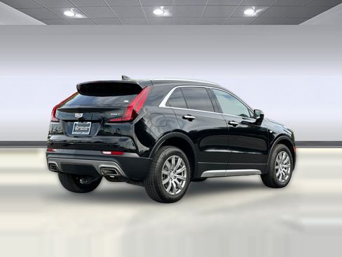 Used 2022 Cadillac XT4 Premium Luxury w/ Safety Alert Package AWD/4WD image 9