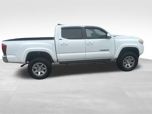 Used 2019 Toyota Tacoma SR5 RWD image 28