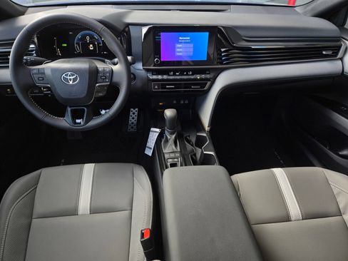 Used 2026 Toyota Camry SE FWD image 13