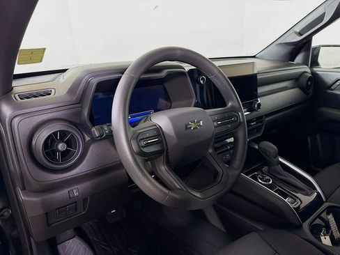 Used 2025 Chevrolet Colorado Trail Boss AWD/4WD image 10