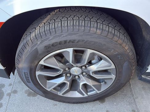 Used 2021 Chevrolet Suburban LT image 8