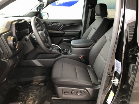 Certified 2024 Chevrolet Colorado W/T w/ WT Convenience Package II image 16