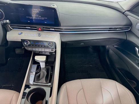 Used 2024 Hyundai Elantra Limited image 27