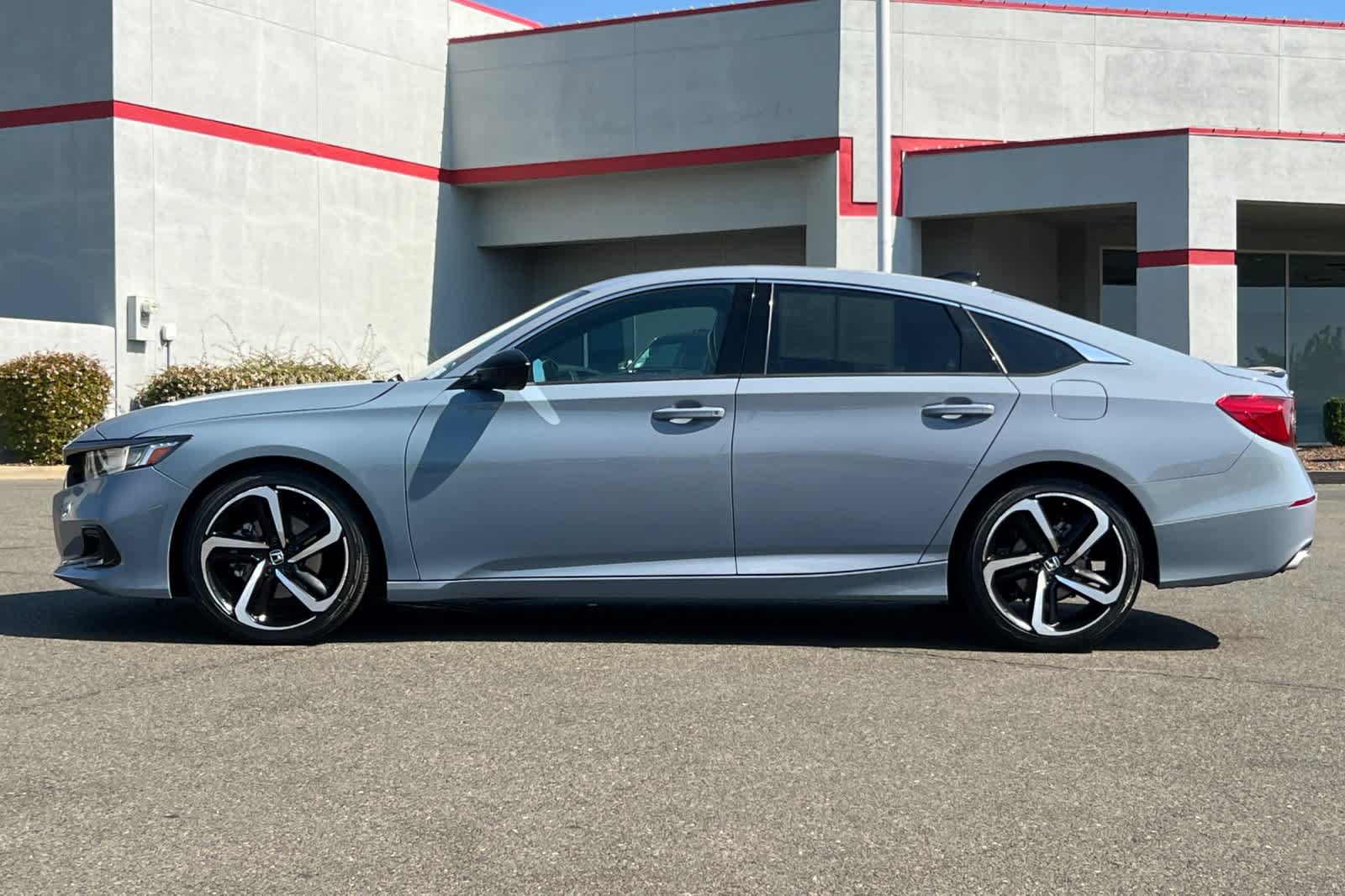 Used 2022 Honda Accord Sport image 9