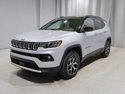 Used 2025 Jeep Compass Limited AWD/4WD image 5