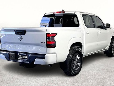 Certified 2025 Nissan Frontier SV w/ SV Convenience Package image 2