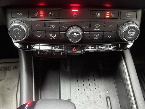 Certified 2025 Dodge Durango GT image 21