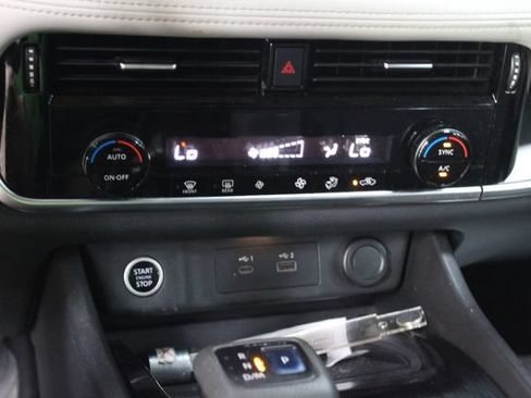 Used 2022 Nissan Rogue SV AWD/4WD image 18