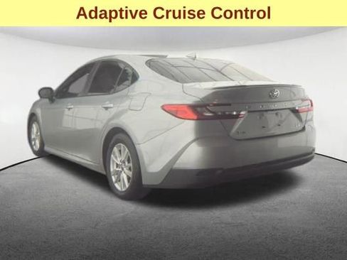 Used 2025 Toyota Camry LE w/ Convenience Package image 8