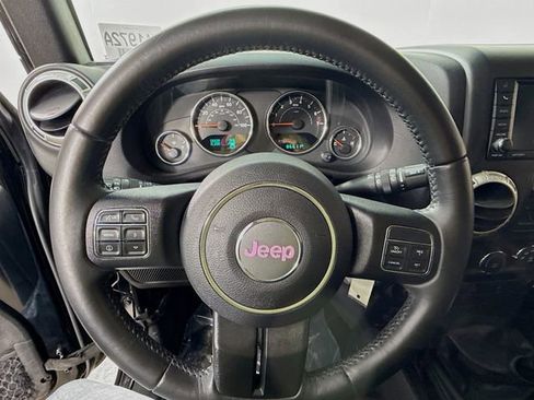Used 2017 Jeep Wrangler Unlimited Rubicon w/ Connectivity Group image 11