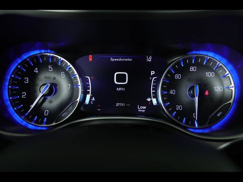 Used 2025 Chrysler Pacifica Select FWD image 25