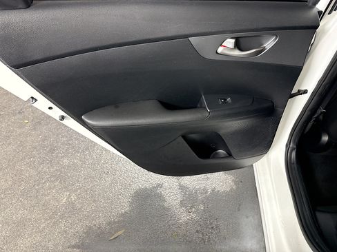 Used 2020 Kia Forte Sedan FWD image 25