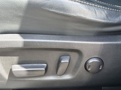 Used 2015 Toyota Highlander XLE AWD/4WD image 12