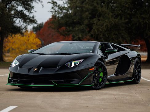 Used 2021 Lamborghini Aventador SVJ image 8