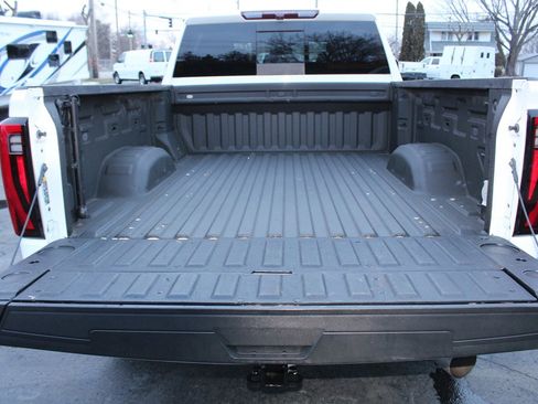 Used 2024 GMC Sierra 2500 SLT w/ SLT Convenience Package image 29