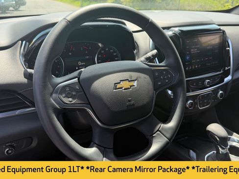 Used 2023 Chevrolet Traverse LT w/ Rear Camera Mirror Package AWD/4WD image 2