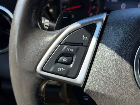 Used 2020 Chevrolet Camaro LT RWD image 17