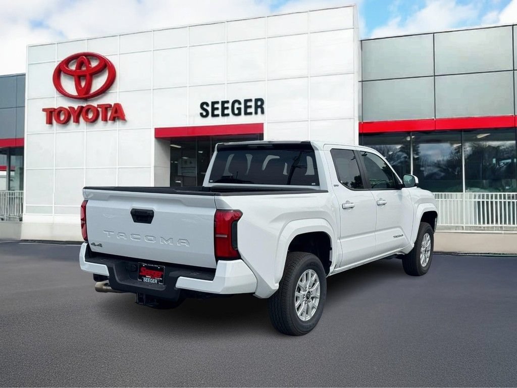 Used 2025 Toyota Tacoma SR5 AWD/4WD image 3