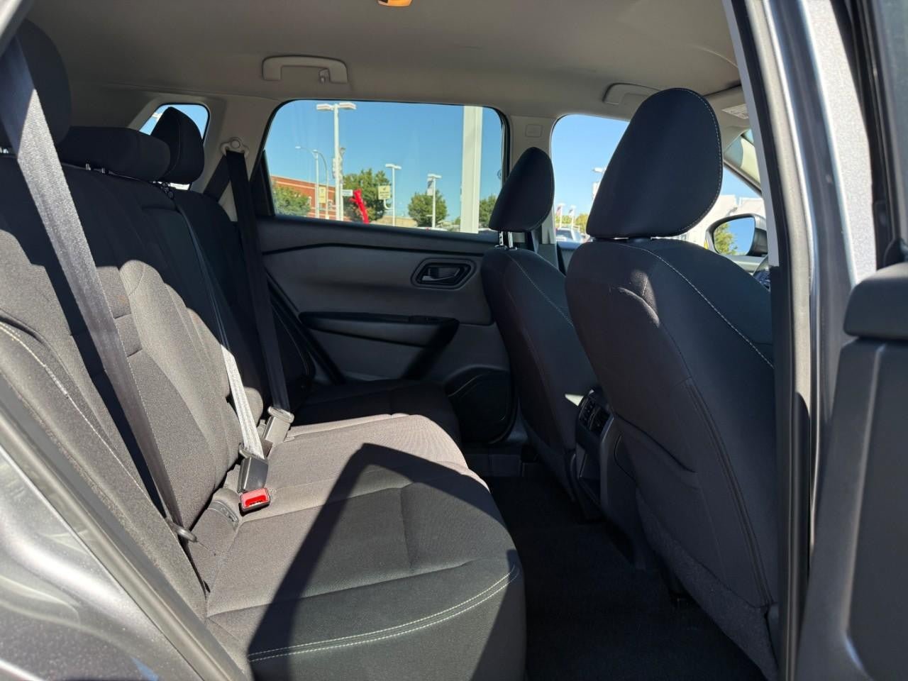 Used 2024 Nissan Rogue S FWD image 10