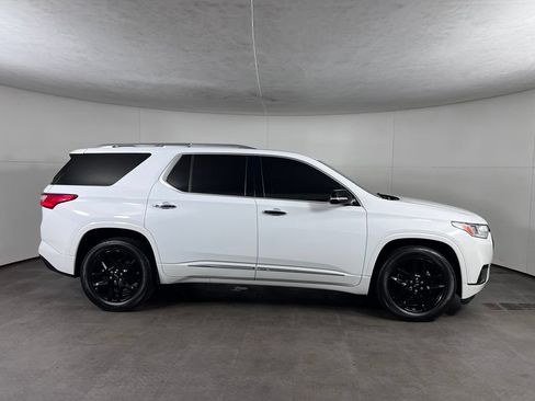 Used 2020 Chevrolet Traverse Premier w/ LPO, Blackout Package AWD/4WD image 8