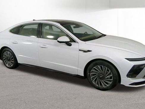 New 2026 Hyundai Sonata Limited image 2