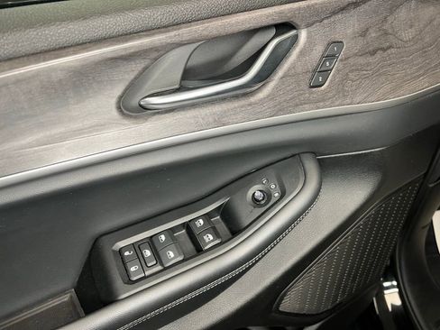 Used 2024 Jeep Grand Cherokee L Limited w/ Luxury Tech Group II image 17