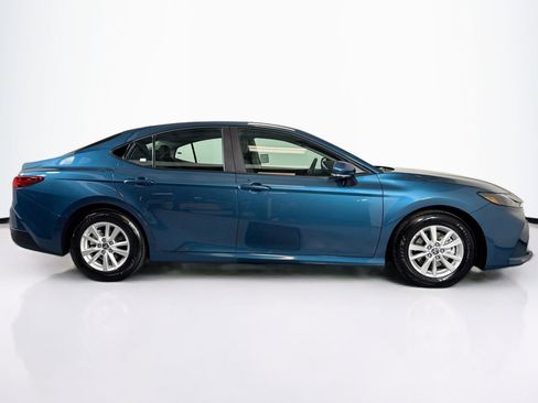 Used 2026 Toyota Camry LE image 4