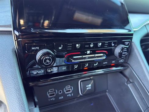 Used 2024 Jeep Grand Cherokee Limited 4xe w/ Luxury Tech Group II image 18