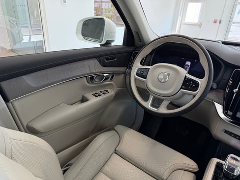 Used 2026 Volvo XC90 B6 Ultra w/ Protection Package image 28
